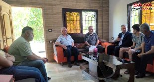 El gobernador de Latakia visita a los tres sobrevivientes del terremoto que recibieron tratamiento en EAU