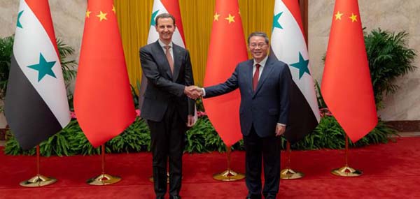Al-Assad desde China: estamos comprometidos con dirigirse hacia el “Este” porque es la garantía política, cultural y económica para Siria