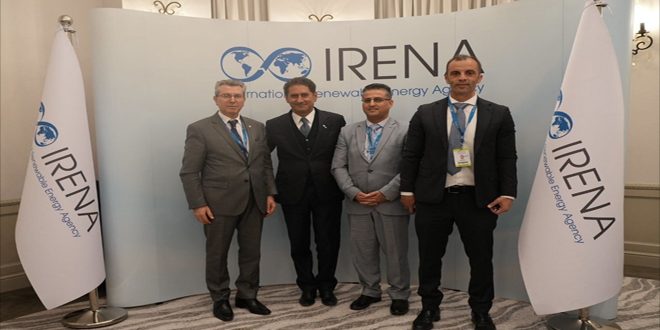 سفیر عباس با مدیر آژانس بین‌المللی انرژی‌های تجدیدپذیر تقویت همکاری ها در زمینه انرژی و کاربردهای آن را بررسی کرد