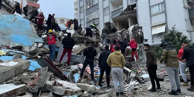 شمار قربانیان زلزله ترکیه به بیش از 1120 نفر رسید