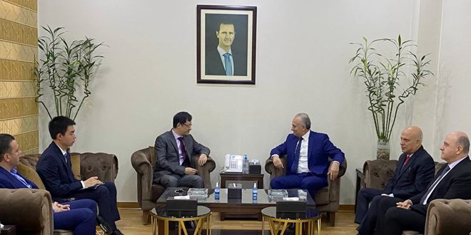بررسی توسعه همکاری در زمینه حمل و نقل در دیدار وزیر حمل و نقل با سفیر چین در دمشق