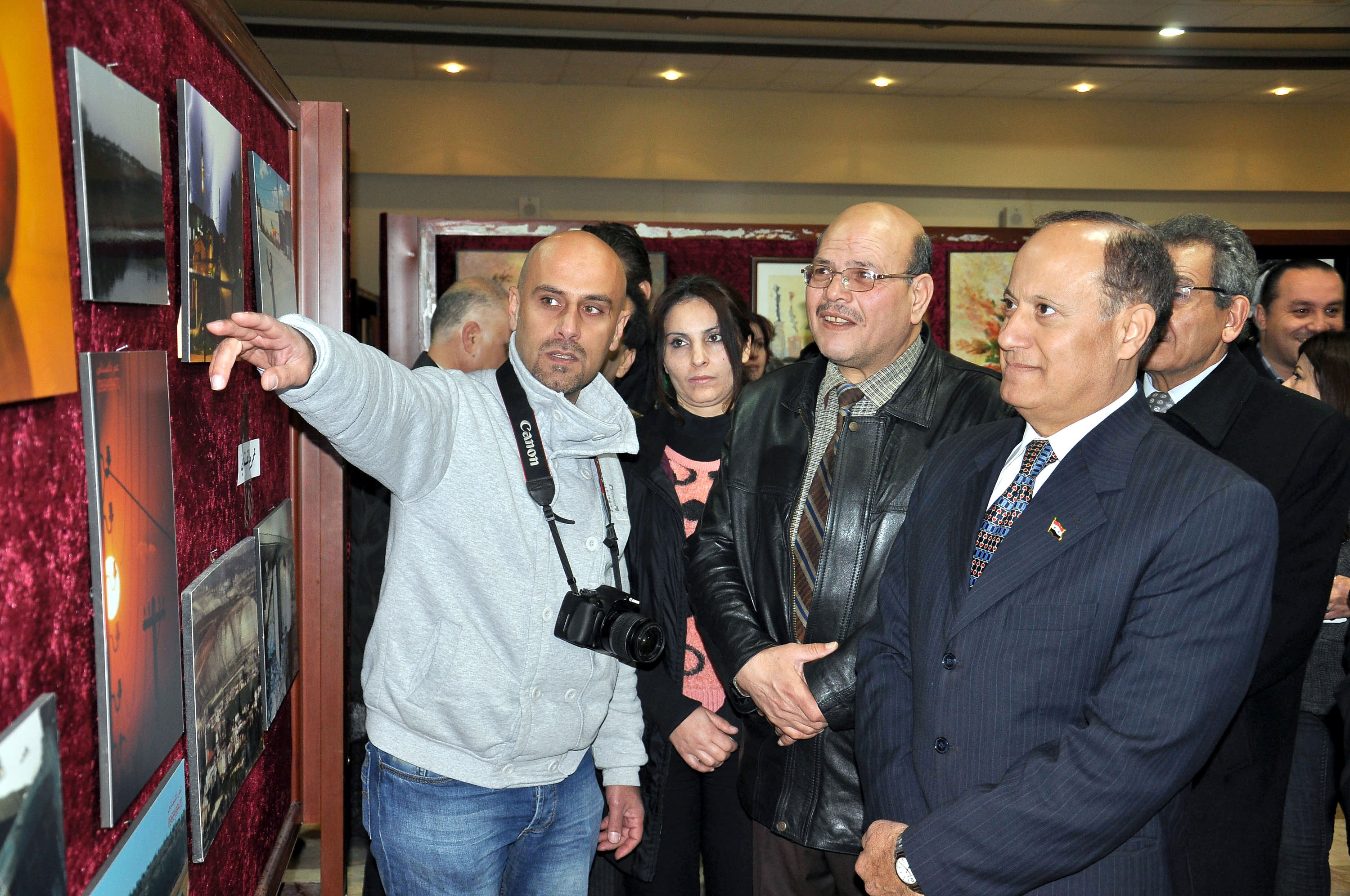 Image result for ‫معرض تصوير ضوئي في جامعة البعث‬‎