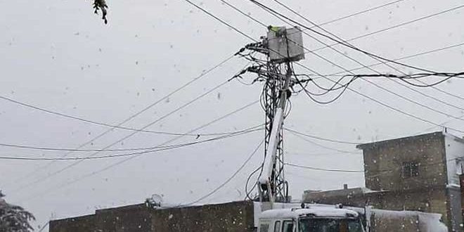 إصلاح أعطال شبكة الكهرباء في ريف حمص