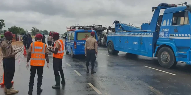 21 killed in truck-bus collision in Nigeria