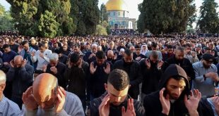 Más de 100 mil palestinos efectúan rezo de Eid al-Adha en Mezquita Al-Aqsa