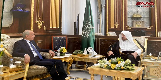 Embajador sirio en Riad es recibido por el presidente del Consejo Saudí de la Shura