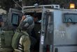 Les forces d’occupation arrêtent trois Palestiniens à Ramallah