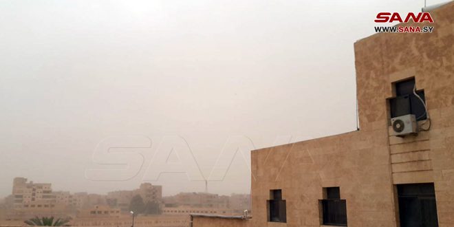 Город Дейр-эз-Зор подвергается сильному ветру и пыльной буре