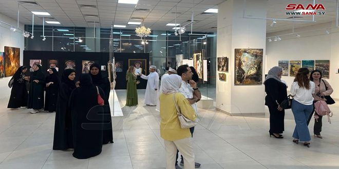 Suriyeli Sanatçılar Maskat’ta Sanat Sergisine Katıldı