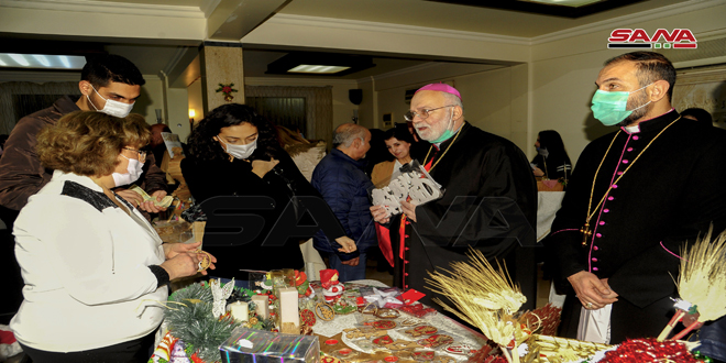 افتتاح بازار “بالأمل نمضي” في كنيسة سيدة فاطمة بالقصور في دمشق