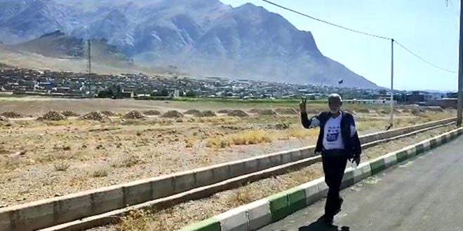 وصول الرحالة السوري خليفة الحسين إلى طهران قادماً من دير الزور مشياً على الأقدام