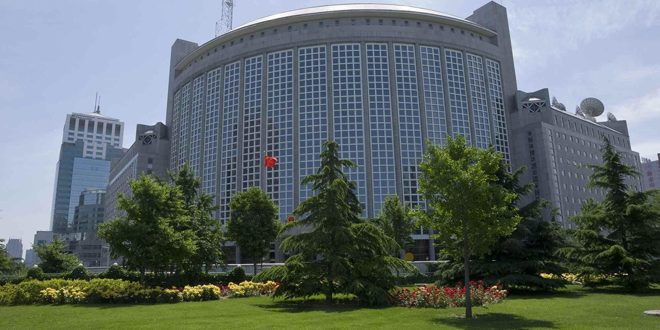 بكين: على واشنطن التوقف عن فرض عقوبات أحادية على الشركات الصينية